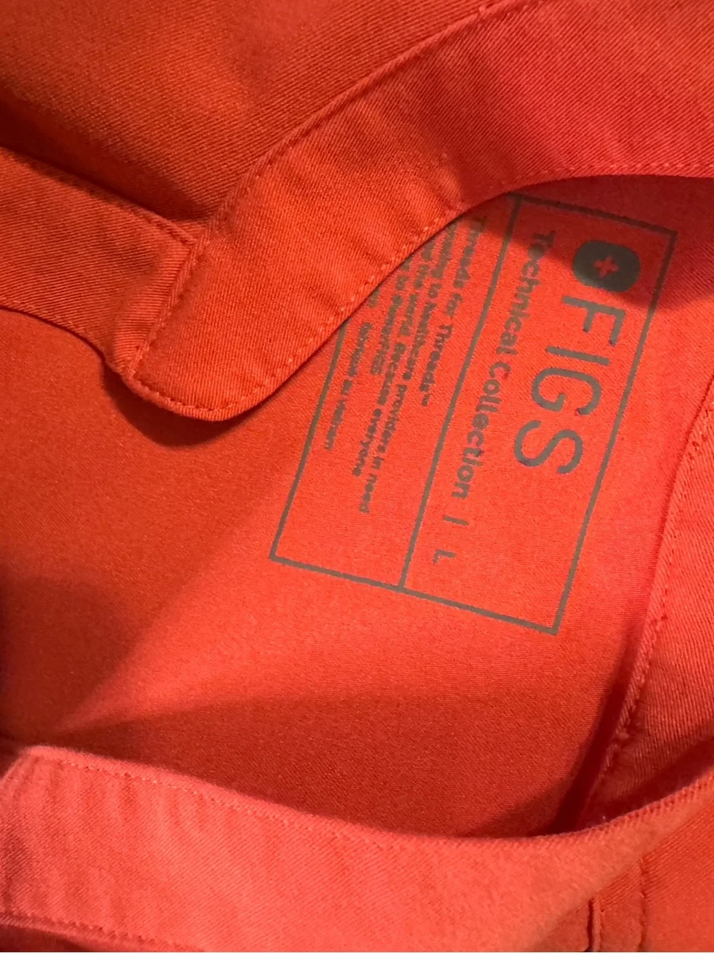 Figs Red Technical Collection Top - Picture 4 of 4